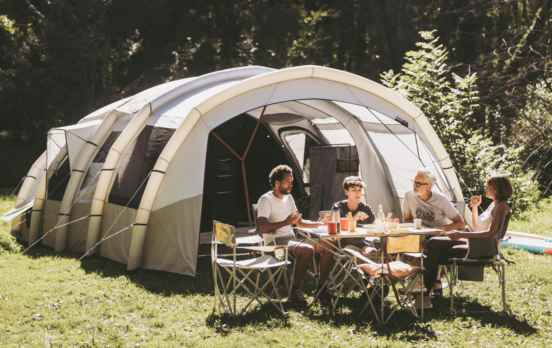 Professionele tenten en kampeeruitrusting verhuur voor kampeervakanties, festivals en outdoor avonturen. Flexibele dagverhuur beschikbaar.