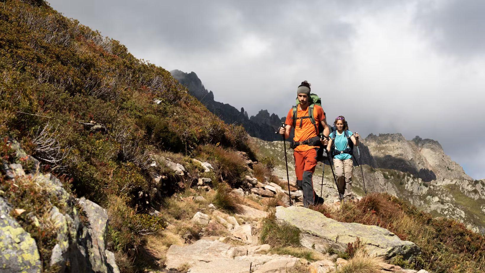 Professionele trekking uitrusting verhuur voor hiking trips, kampeervakanties en outdoor avonturen. Flexibele dagverhuur beschikbaar.